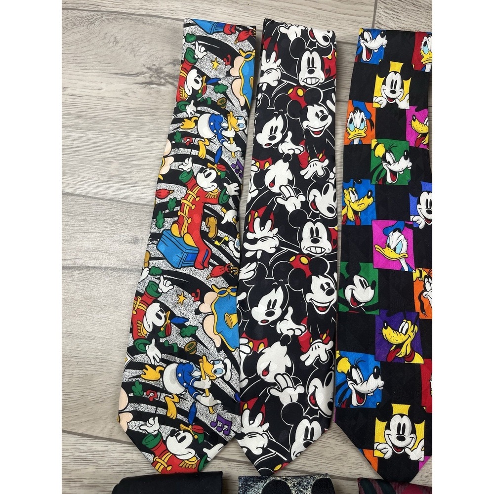 Disney - 14 Silk Tie Lot Featuring Mickey Mouse & Many Other Beloved Characters - Picture 5 of 14